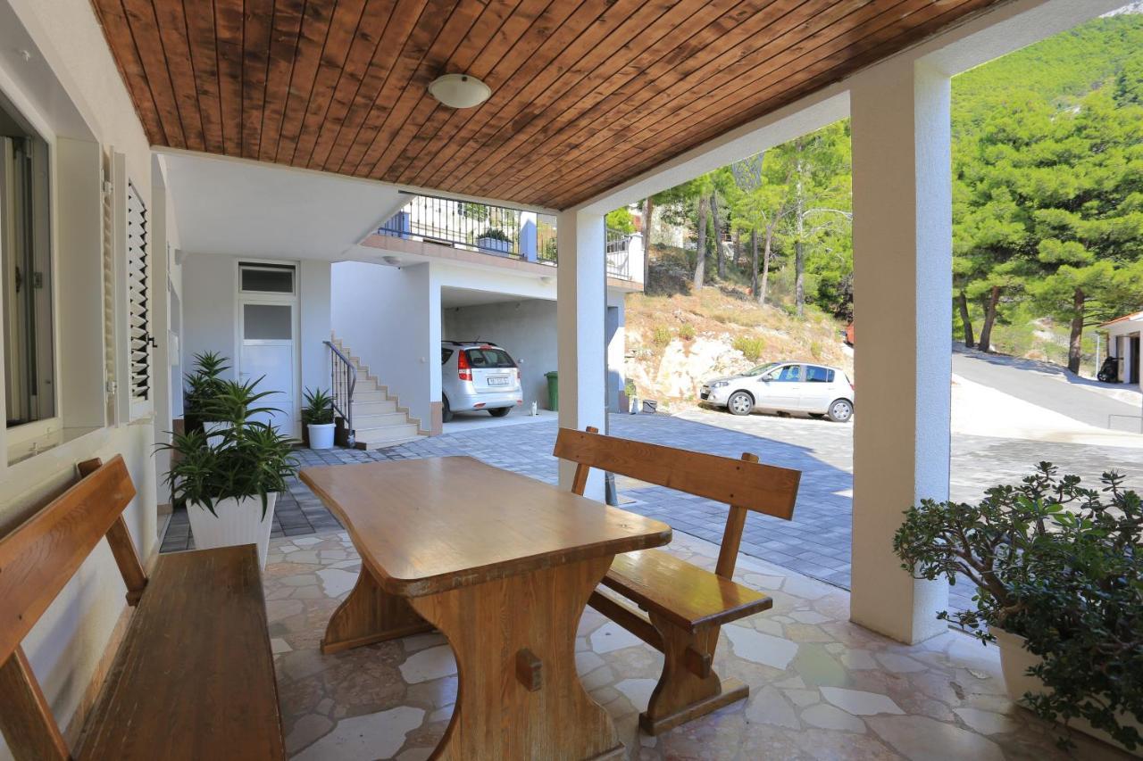 Apartments By The Sea Brela, Makarska - 6688 Екстериор снимка