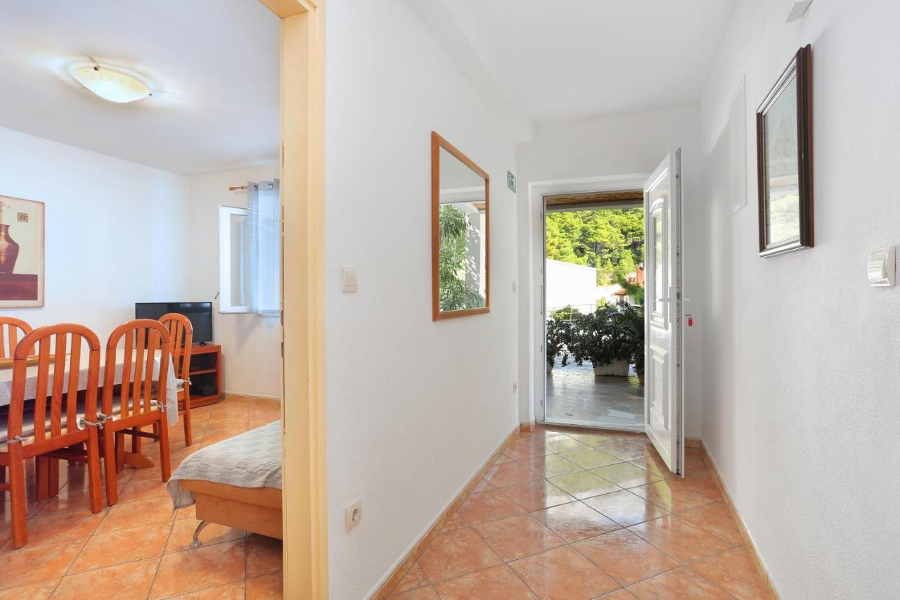 Apartments By The Sea Brela, Makarska - 6688 Екстериор снимка