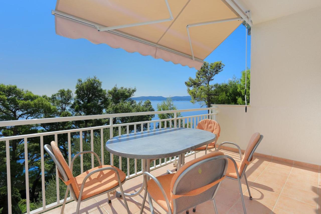 Apartments By The Sea Brela, Makarska - 6688 Екстериор снимка